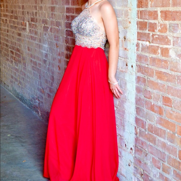 Red beaded prom dress 💃 - Picture 1 of 7